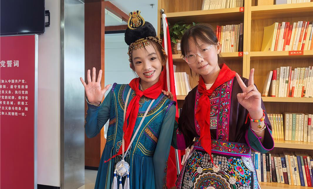 桂蒙少年手拉手 共筑民族团结情