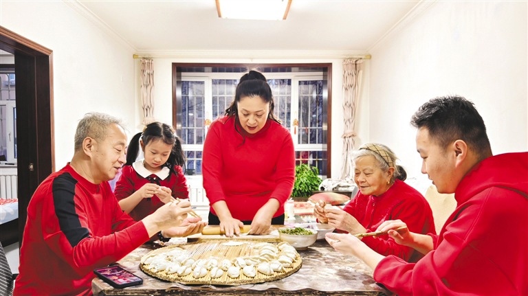 团团圆圆过大年